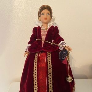 Girls of Many Lands Isabel Doll & Display Case